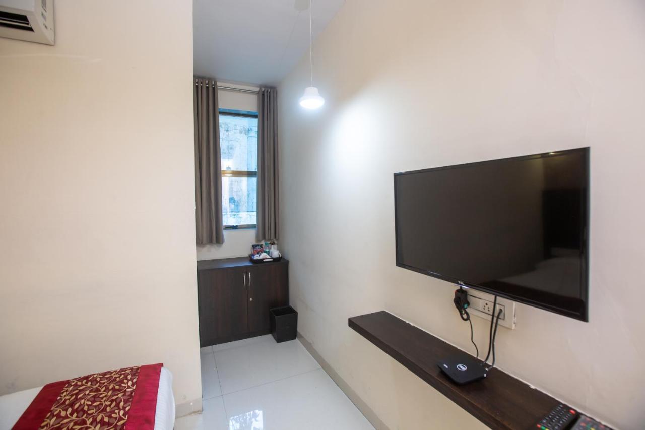 Hotel Singh'S By Wb Inn, Vashi, Navi Mumbai Ngoại thất bức ảnh
