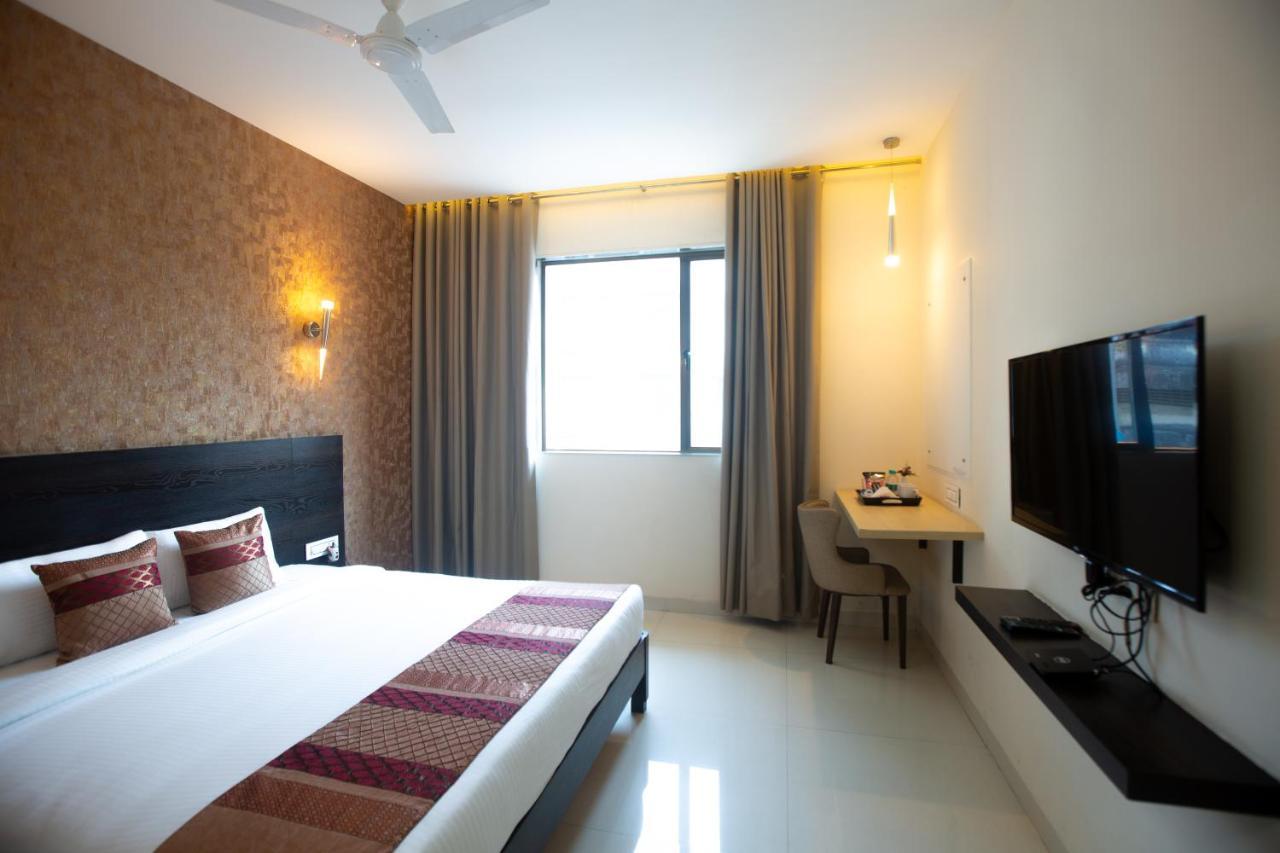 Hotel Singh'S By Wb Inn, Vashi, Navi Mumbai Ngoại thất bức ảnh